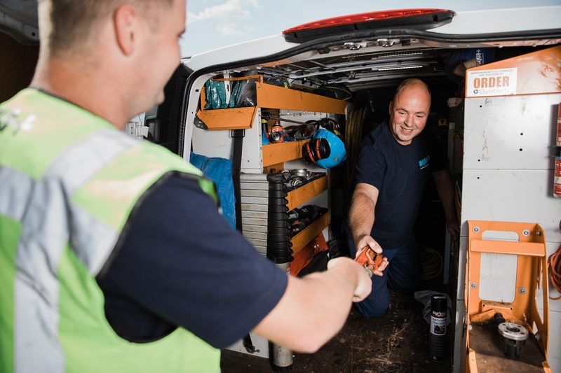 Servicemonteurs aqua samenwerken
